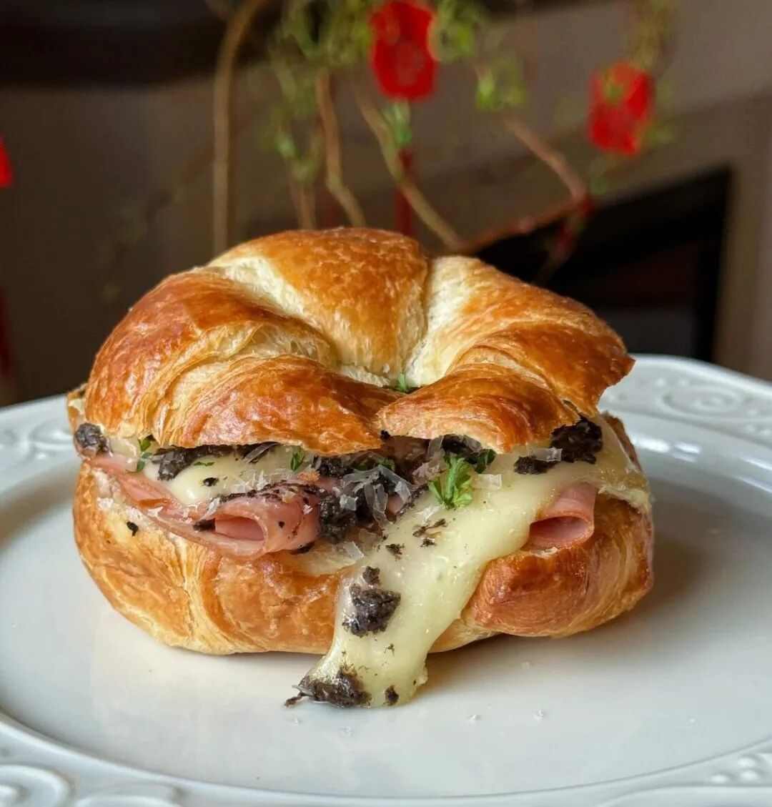 当“咸味”撕开增长缺口，谁在重新定义年轻人的面包？(图4)