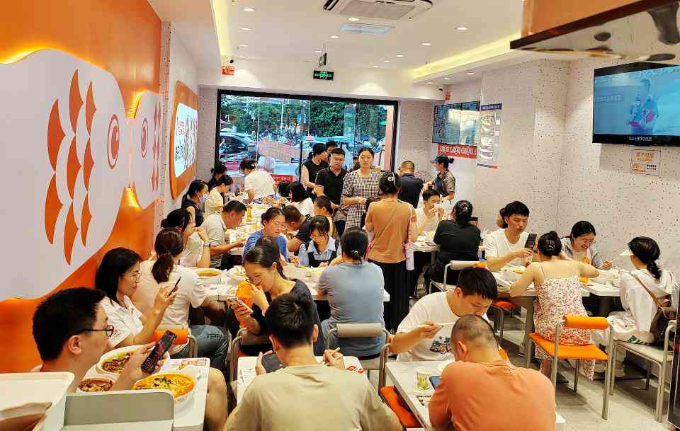 鱼你在一起三度荣膺川菜十大品牌，酸菜鱼快餐化引领行业发展(图4)
