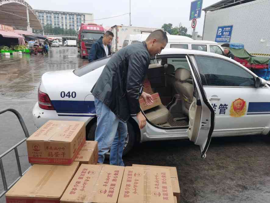 成都双流区严厉打击沈师傅鸡蛋干假冒产品 查封291件侵权商品(图1)