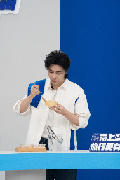 肖战代言溜溜梅新品亮相，0添加健康零食引领消费新趋势(图3)