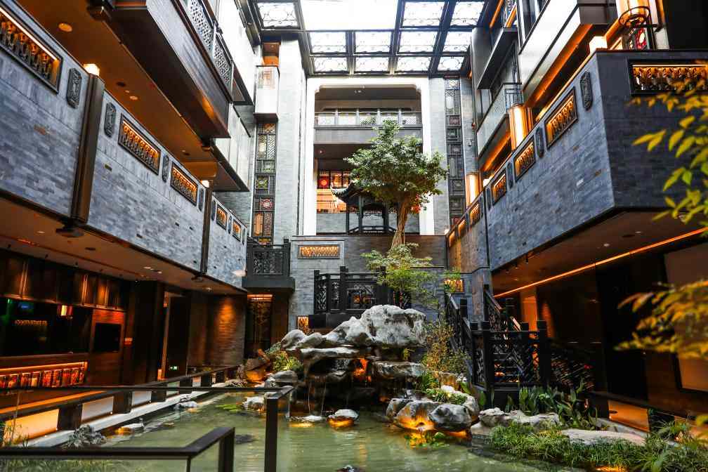 解码人文经济新动能丨寻味！老字号做出“新”味道