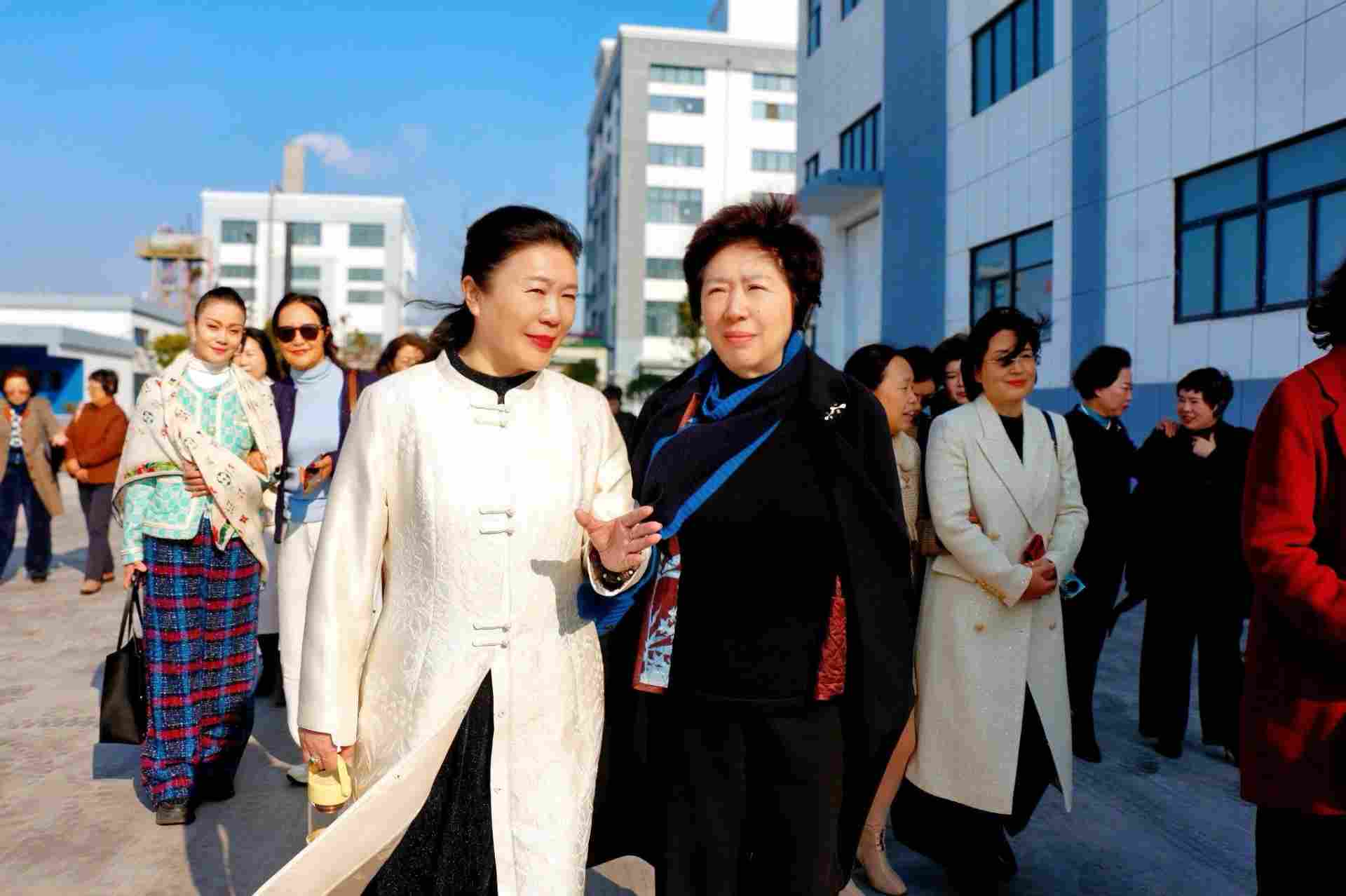 探索新质生产力——连云港市女企业家协会走进科伦多(图7)