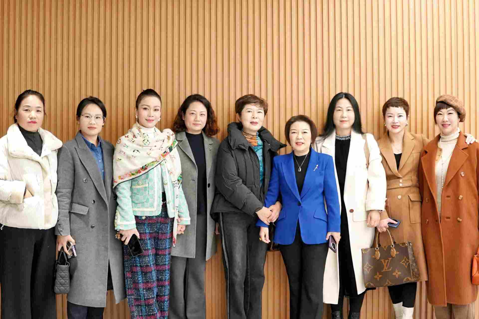 探索新质生产力——连云港市女企业家协会走进科伦多(图10)