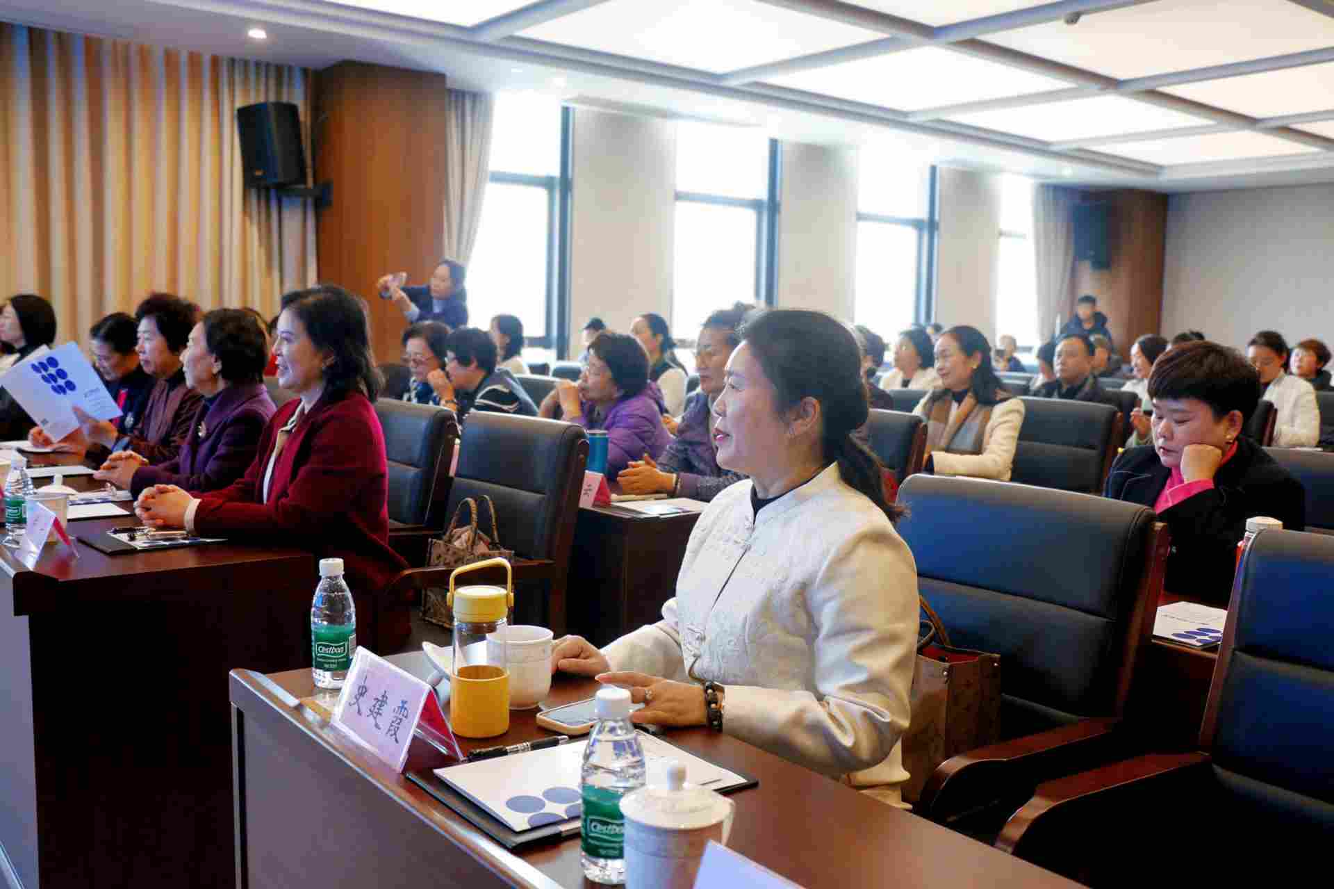 探索新质生产力——连云港市女企业家协会走进科伦多(图14)