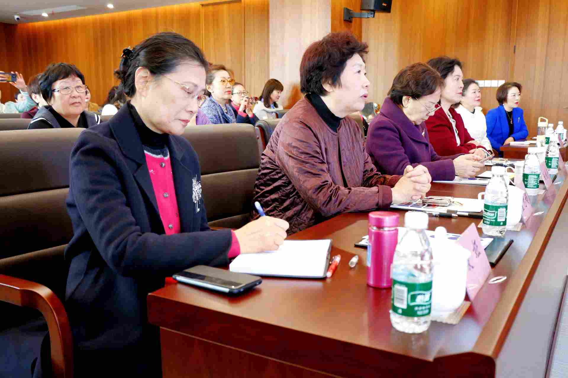 探索新质生产力——连云港市女企业家协会走进科伦多(图15)