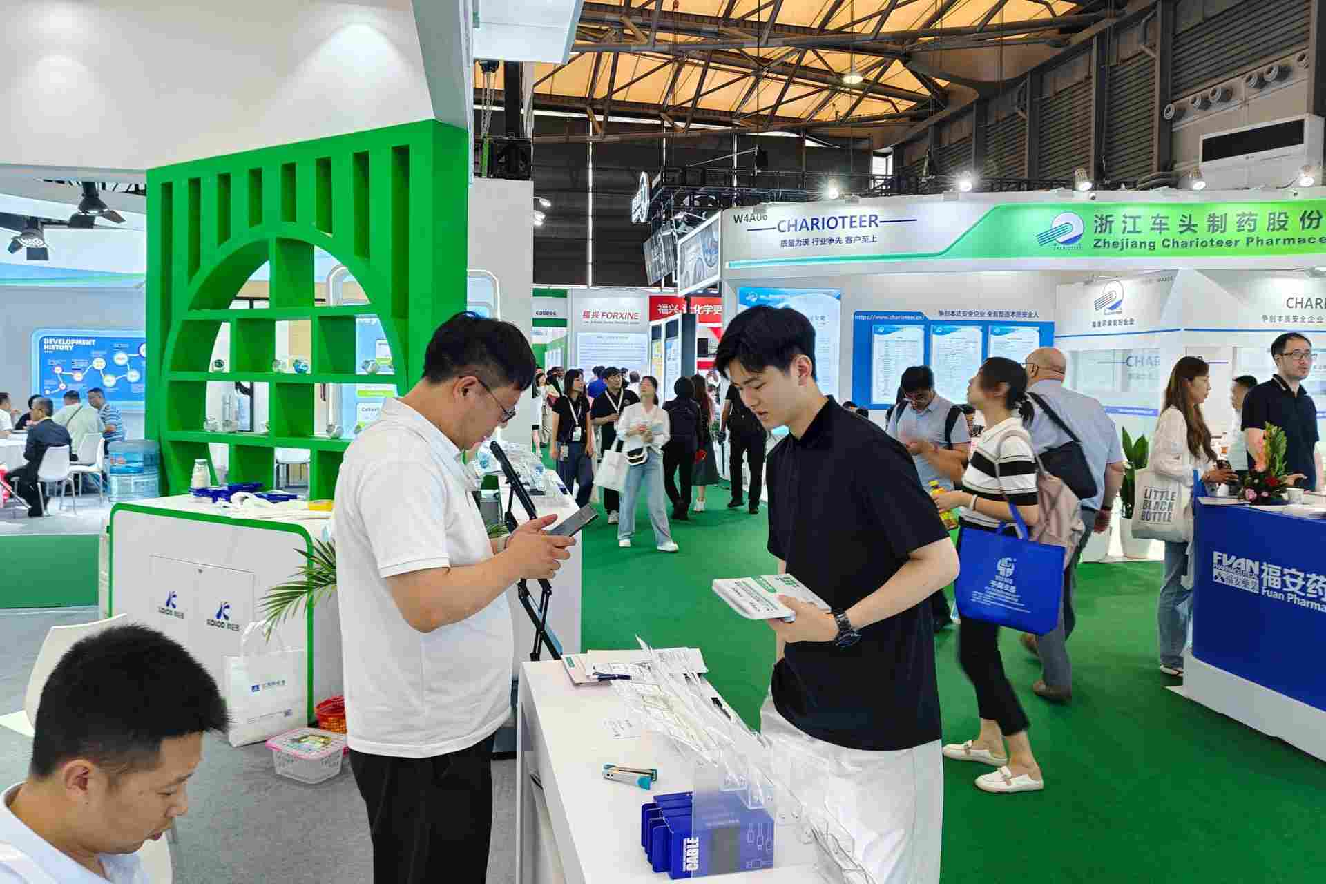 直击现场 | 江苏科伦多CPHI2024精彩进行中(图3)