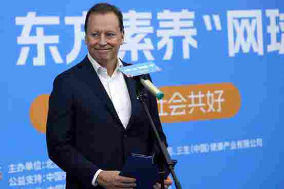 “网球第一课”成功的联合举办,展现了“体育+公益”模式的积极社会效益(图3) “网球第一课”成功的联合举办,展现了“体育+公益”模式的积极社会效益(图3)