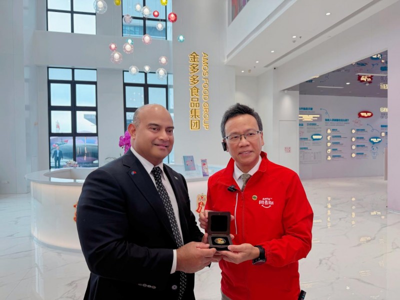 Amos 阿麦斯请瑙鲁总统吃糖:瑙鲁总统春节前夕邂逅“中国甜蜜”(图7) Amos 阿麦斯请瑙鲁总统吃糖:瑙鲁总统春节前夕邂逅“中国甜蜜”(图7)